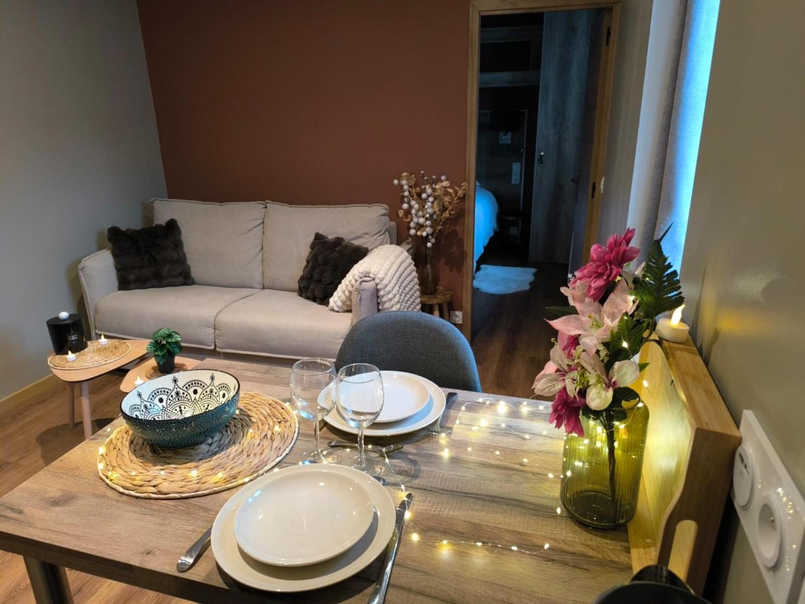 2 Pieces Cozy Place Morny Refait A Neuf Appartement